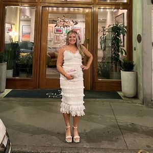 Narcisse Midi Dress in White
V. Chapman